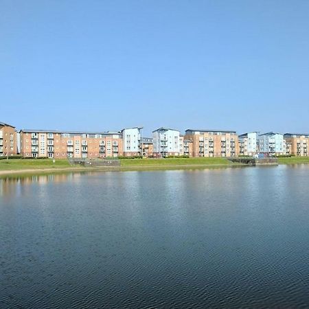 Beach Front Ground Floor Apartment Лланеллі Екстер'єр фото