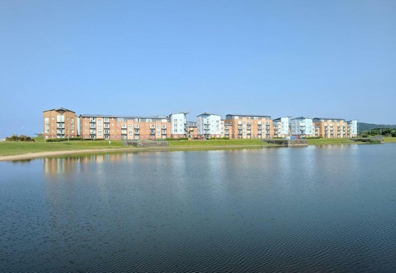 Beach Front Ground Floor Apartment Лланеллі Екстер'єр фото